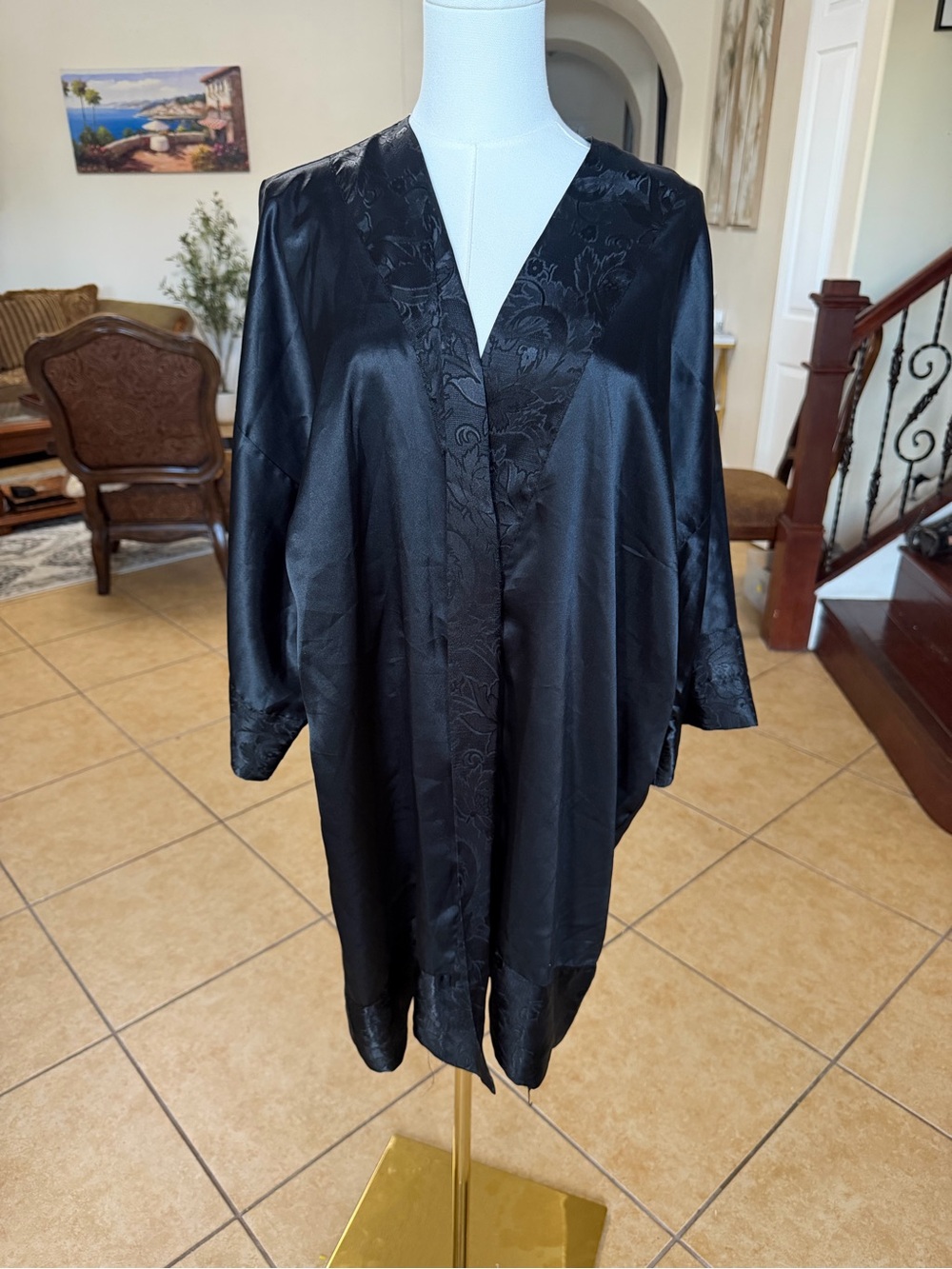 Vintage Victoria’s Secret gold tag Kimono style robe